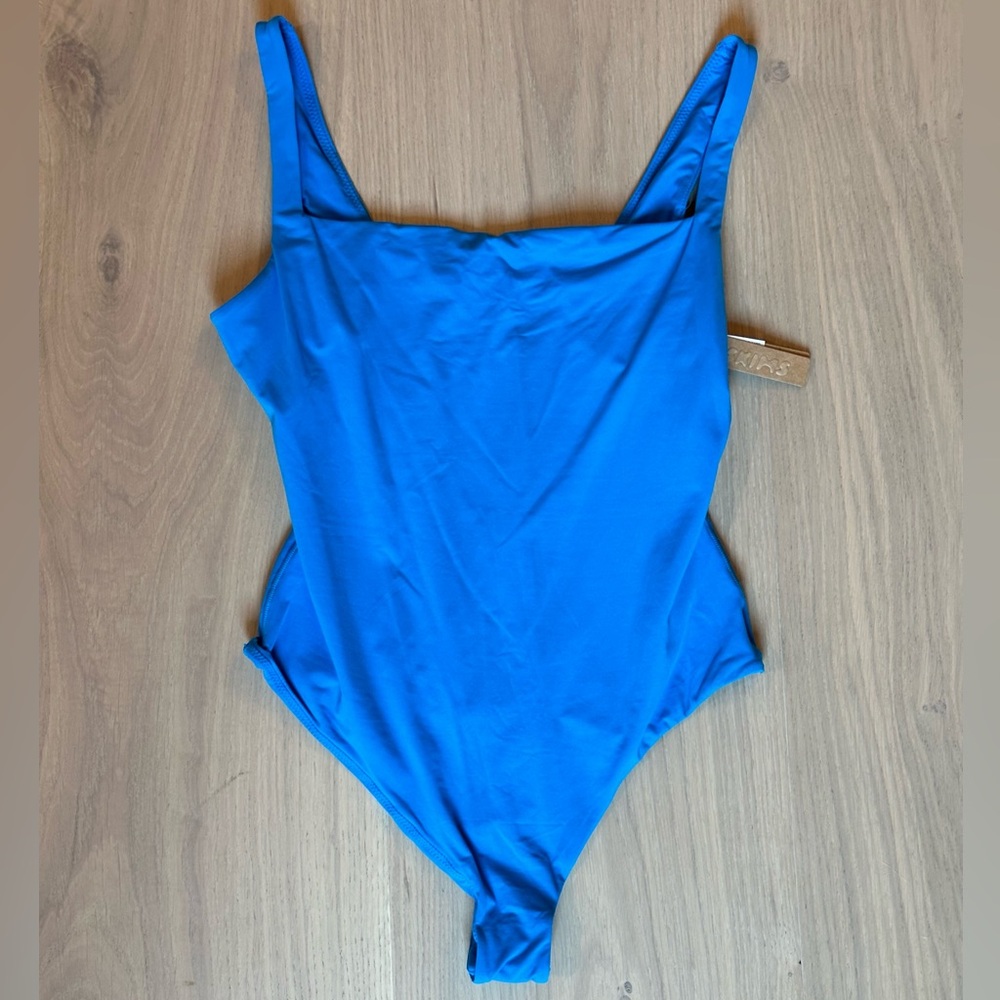NWT SKIMS fits everyone square neck bodysuit blue medium